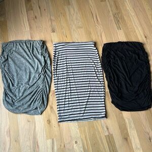 Three Old Navy Knee Length & Midi Fitted Skirts Size S